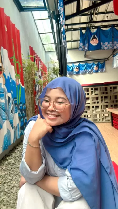 Indri Nurhasanah, S.Pd