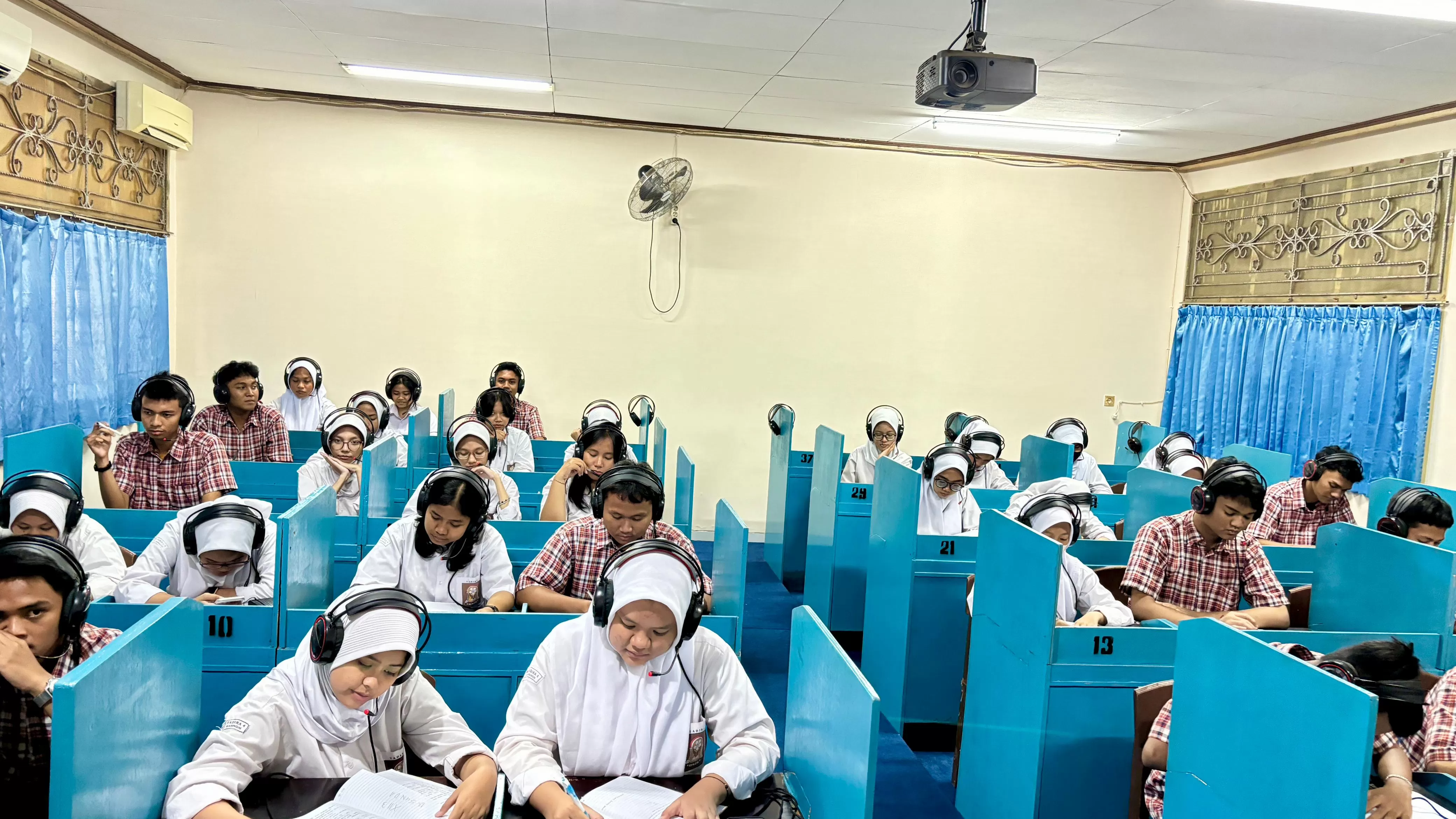 LAB BAHASA INGGRIS